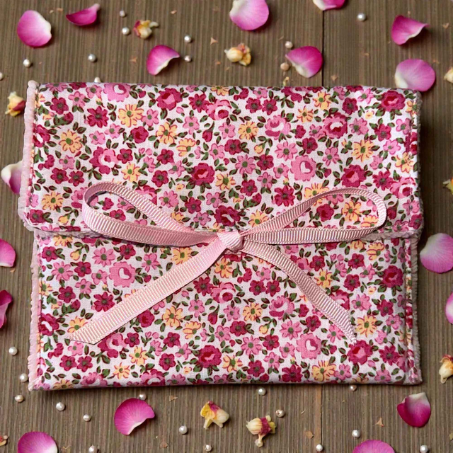 Pochette à savon en bambou et coton fleuri rose – faite main