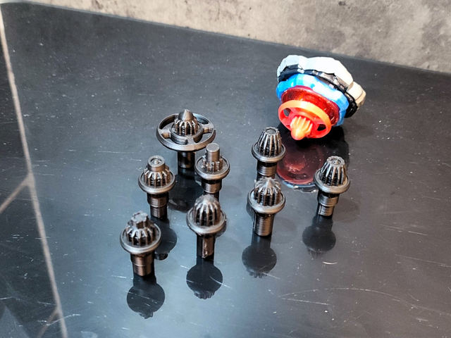 Beyblade X - Pack d'Embouts 3D Unique x8, x16 ou x24 | Accessoires Unique Toupie | Compatible Lanceurs &amp; Arènes Xtrem Dash