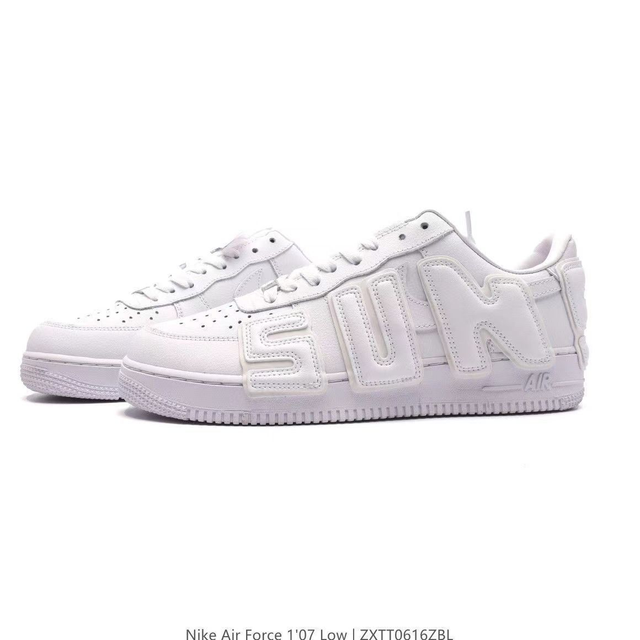 Nike Air Force 1 (Vendu sans la boîte )