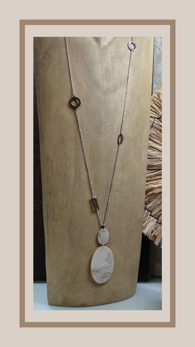 Collier blanc nacré 