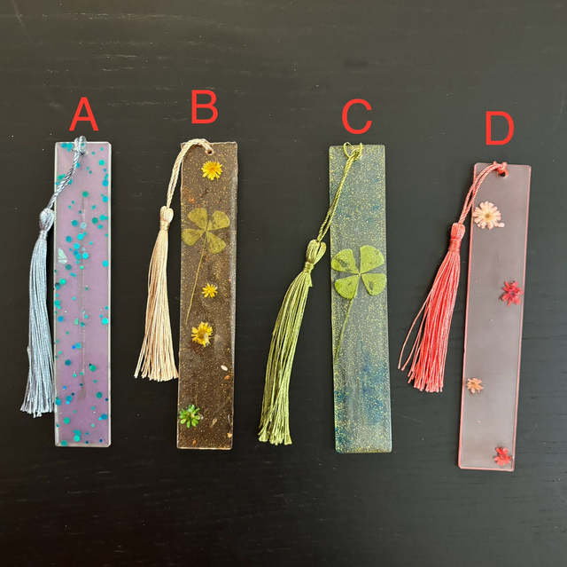 MARQUE PAGE EN RÉSINE 