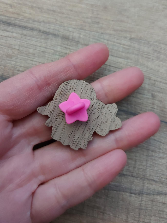 Pin's bois - chauve-souris et papillons