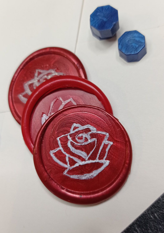 Faux sceau de cire – Rose rouge