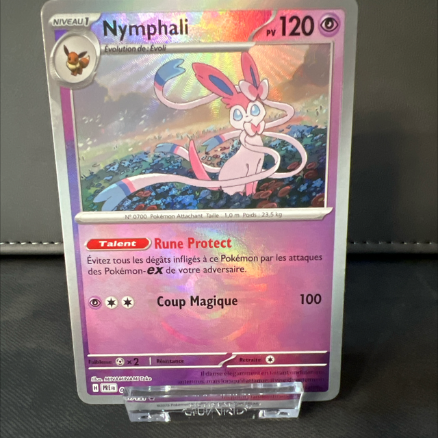 Nymphali 040/131 (Pokéball)