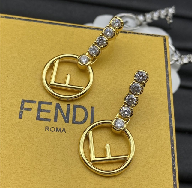 Boucles d'oreilles F