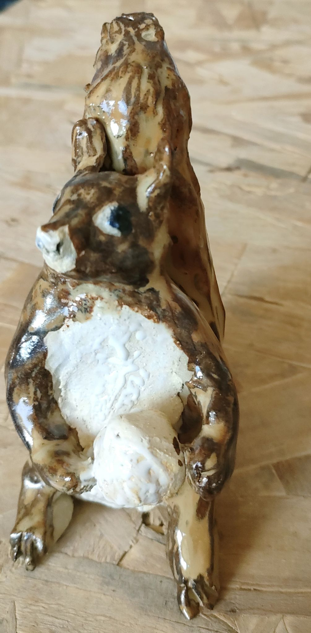 Écureuil des bois – sculpture en céramique