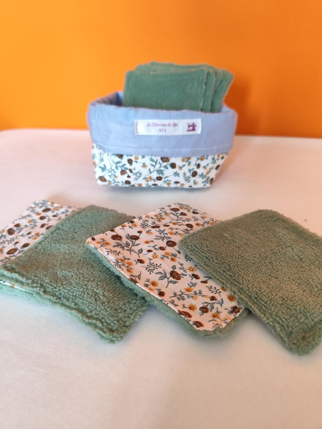 Panier et ses 10 lingettes démaquillantes