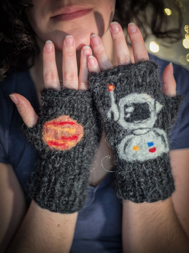 Mitaines tatouées / Astronaute 