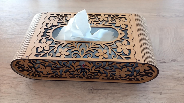 Boîte à mouchoirs en bois 