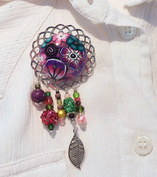 Broche "Adélaïde" cabochon à fleurettes et perles