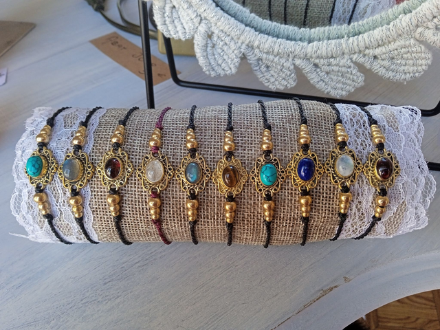 Bracelet avec sa pierre fine sur laiton