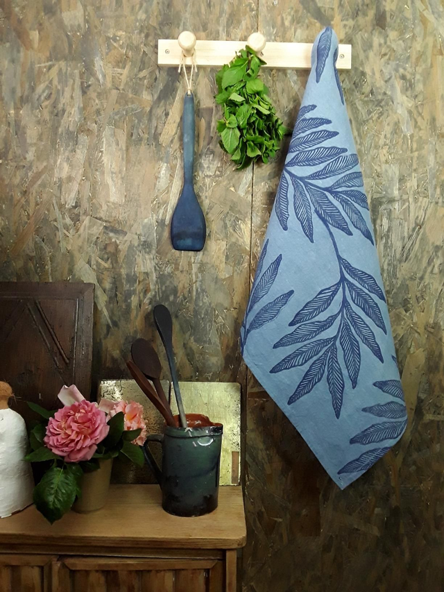 Essuie-main en lin teinté à l'indigo 