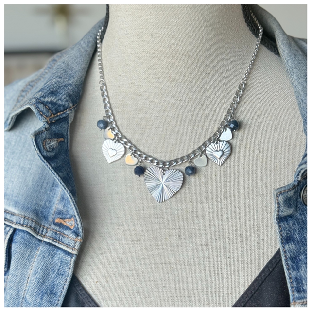 Collier chaîne épaisse coeurs argentés