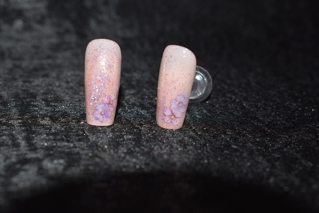 Press-on pastel rose et mauve à fleurs taille 4