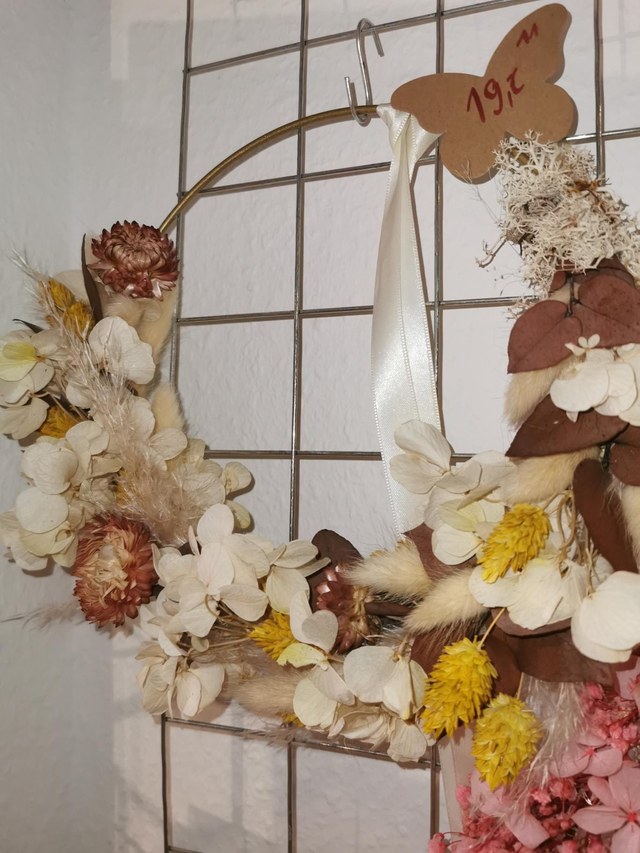 Gold Kranz creme,gelb,roter Eukalyptus