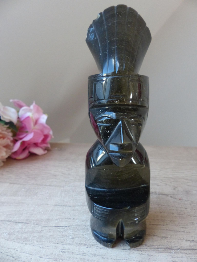 Statuette Totem Guerrier Aztèque/Maya/Inca en Obsidienne Dorée – Pièce Unique et Sculpture Artisanale de Collection