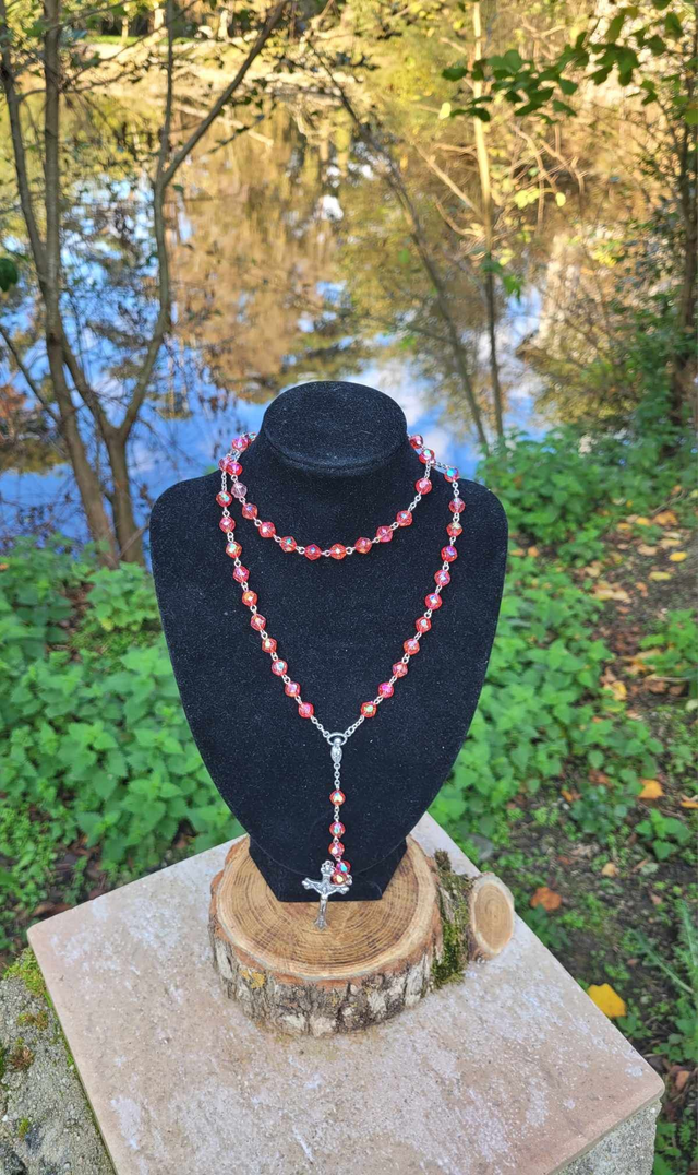 Chapelet grain en acrylique rouge