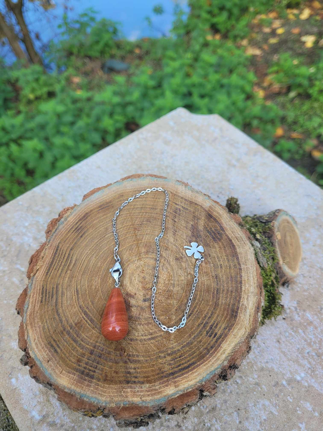 Pendule pendentif Jaspe rouge pierre roulée Bullet