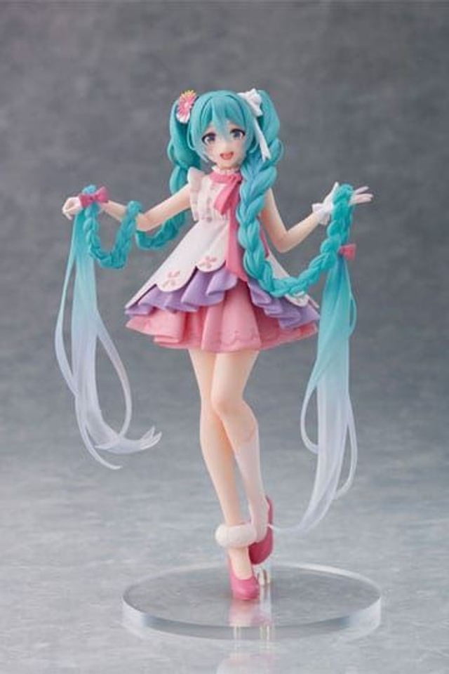 Hatsune Miku: Wonderland (Rapunzel Ver.) Figure
