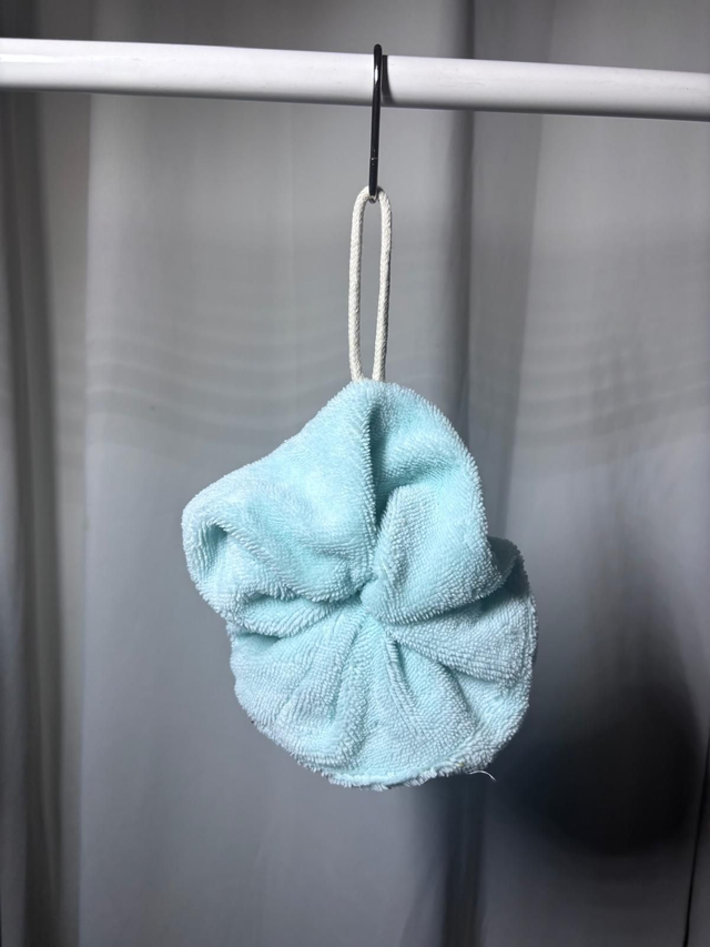 Fleur de douche bleu clair