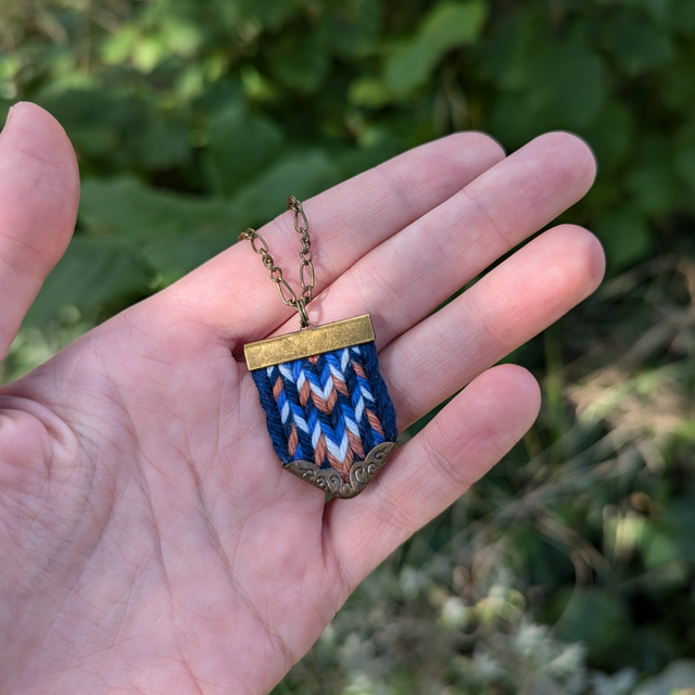 Pendentif "Un renard sous la lune"