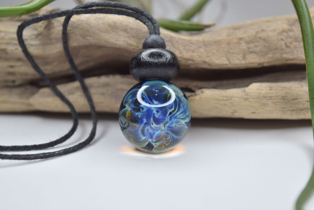 PENDENTIF NÉBULEUSE HOMME N°2