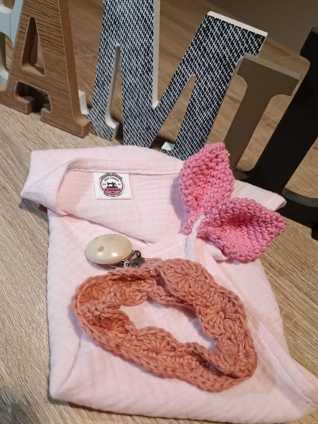 Coffret doudou Sirène+ accroche tétine en crochet.