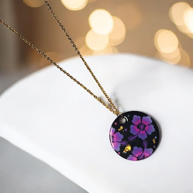 Collier dessiné Flora acier inoxydable prune et violet