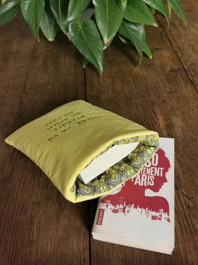 🌼 Pochette à livre - Prendre un soleil au café