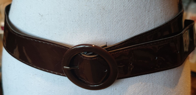 Ceinture marron vernis 90 cm 