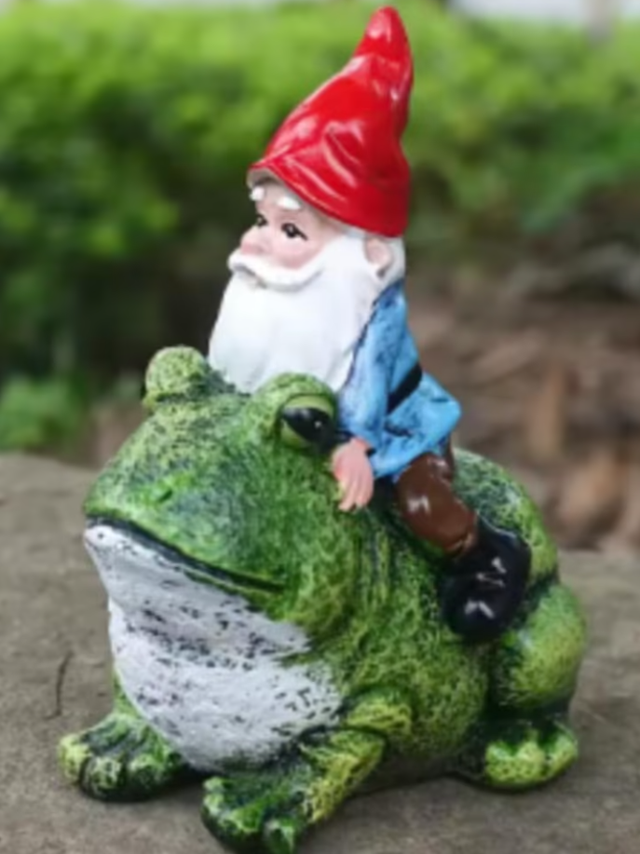 Prachtig tuinbeeld Kabouter op Kikker (15cm)