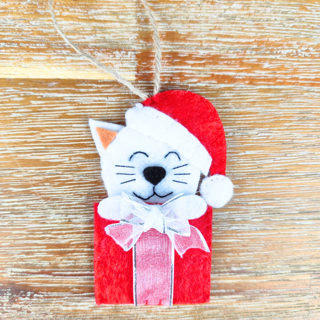 Suspension &quot;Chat &amp; Cadeau&quot; (chat blanc)