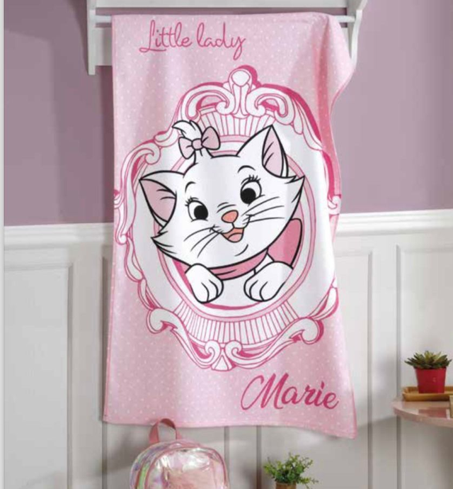 Toalha de Banho Infantil  Disney Felpuda Estampada Gata Marie