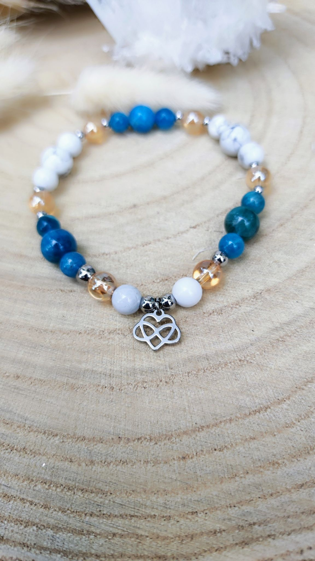 Bracelet Apatite et Howlite Coeur infini
