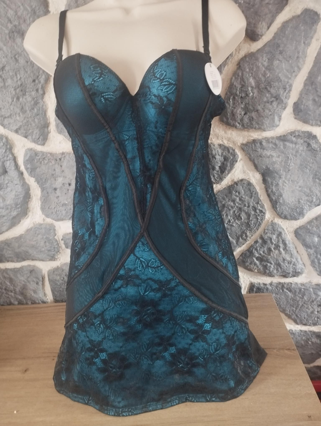 Nuisette vert émeraude et son string