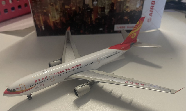 1/400 Airbus A330-200 Hongkong Airlines B-LND