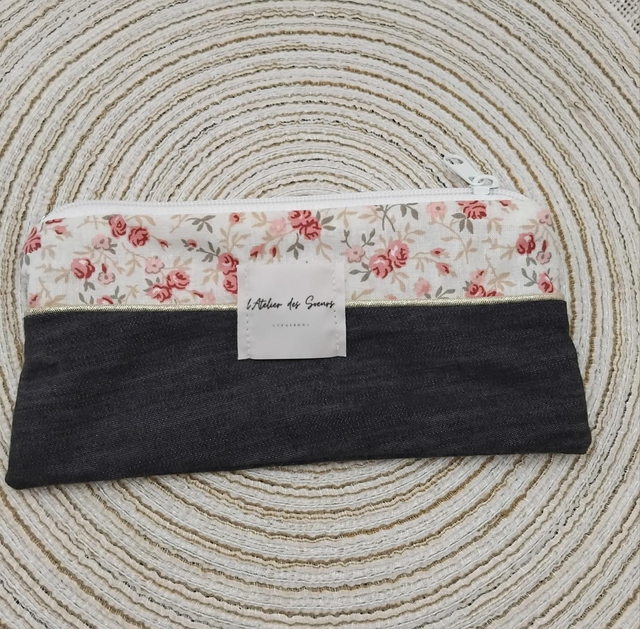 Trousse upcyclée ROMANCE