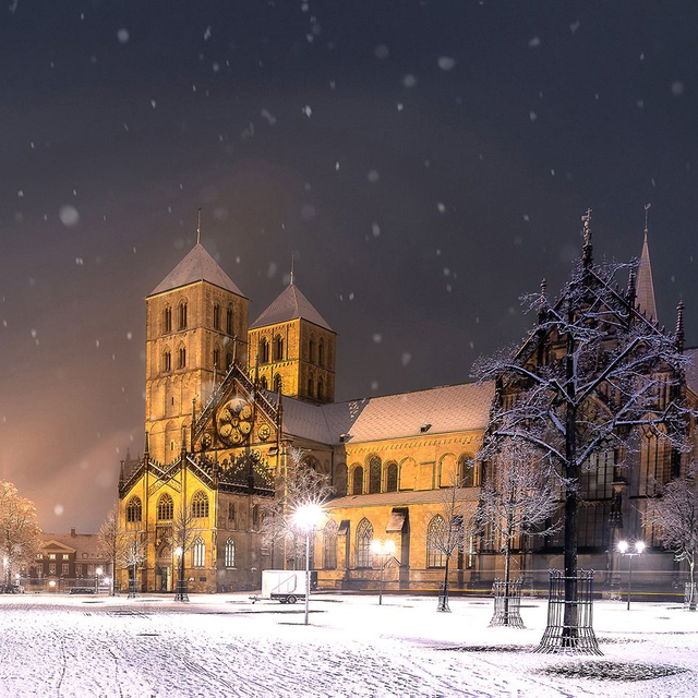 Dom im Schnee