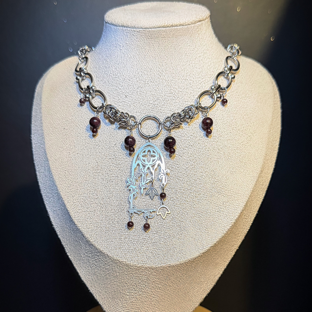 Collier CRYPTE pierres de grenat