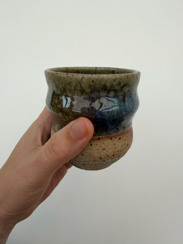 Curvy tumbler - Speckled green meadow