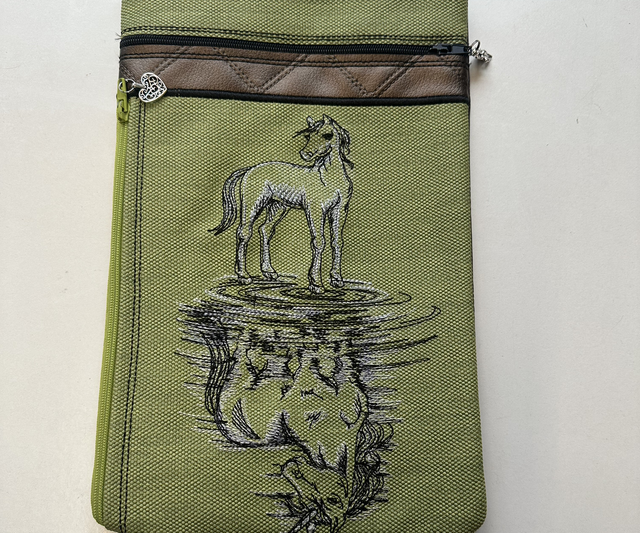 Bag - Large 2 Zips - Reflections Horse