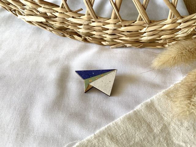Broche Avion origami - Couleurs variées (bleu)