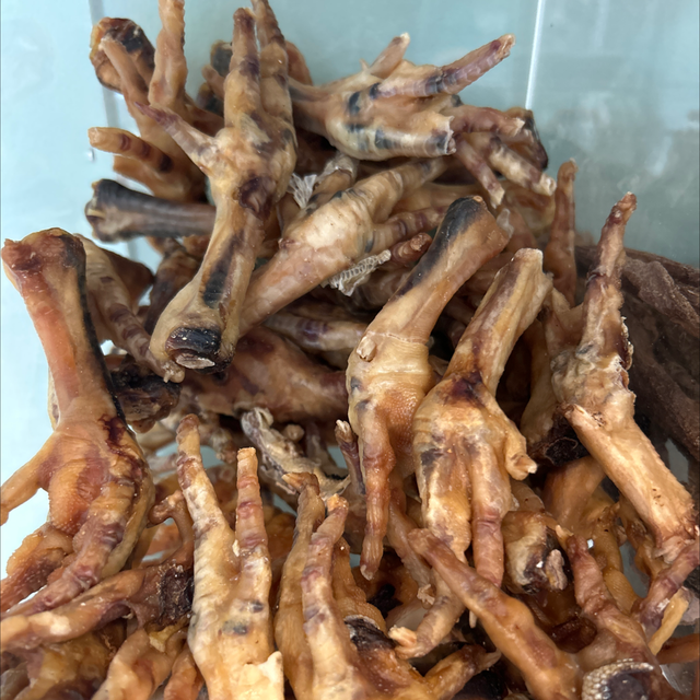 Chicken feet 