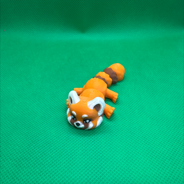 Rode panda gearticuleerd 