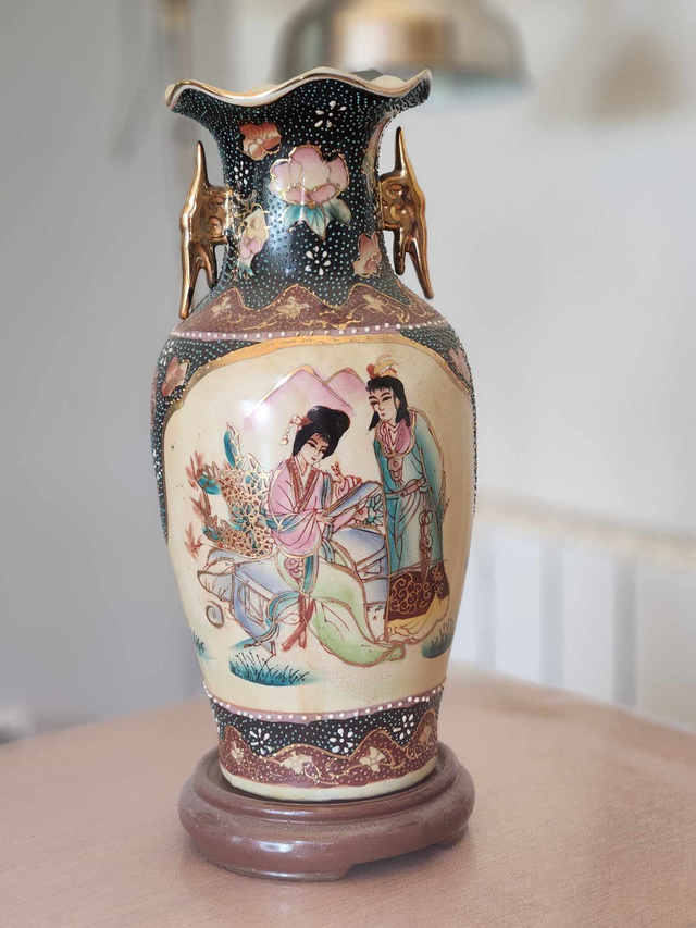 Grand vase Asiatique/Japonais, en céramique polychromes - Scène couple 