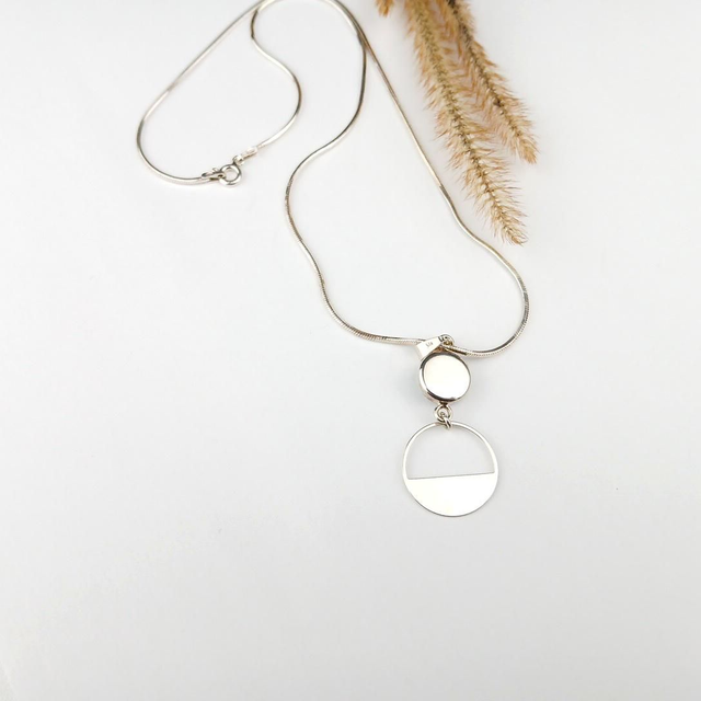 Collier "Cercle Martelé" en émail sur cuivre et sur feuille d'argent