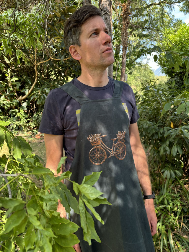 Tablier vert sapin Broderie vélo du boulanger 