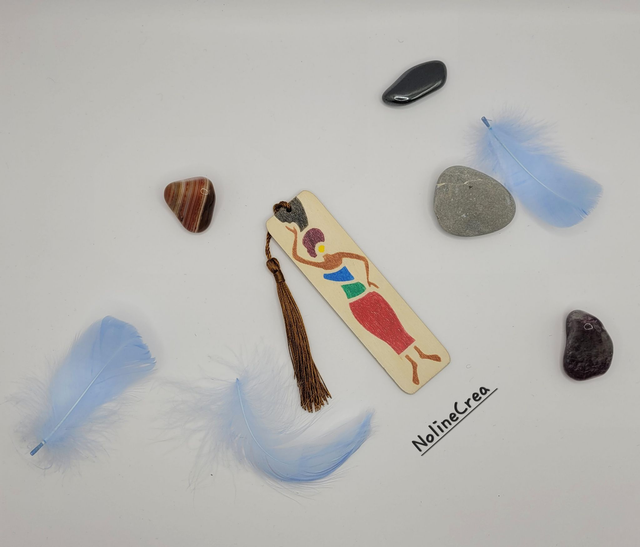 Marque-pages bois customiser femme africaine porteuse jar