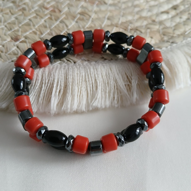 Dames armband Koraal, Hematiet & Onyx – dubbel geregen elastisch (1.345)