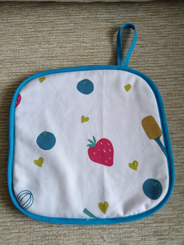 Hot Pot Grab Mat in Fruit &amp; Utensils Print Fabric with hanging loop, Heat resistant wadding filling and towelling backing